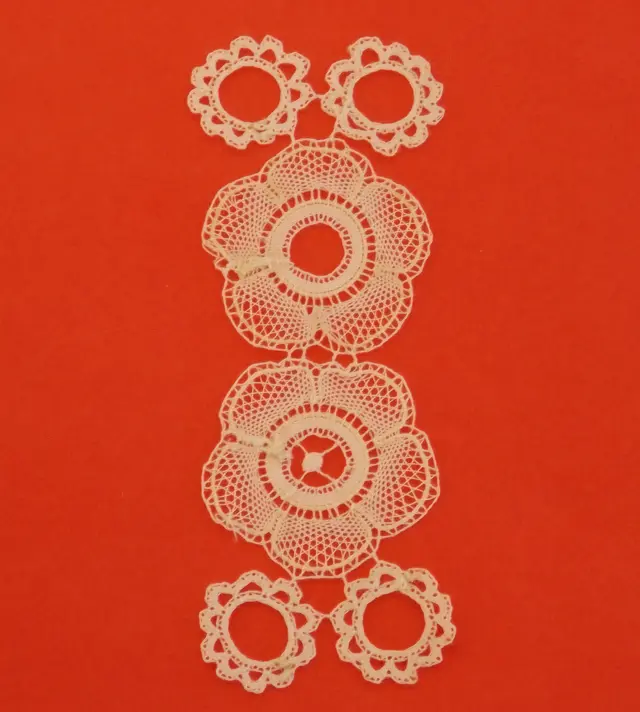 Dentelle et broderie hardanger 1