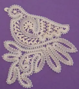 Dentelle et broderie hardanger 6
